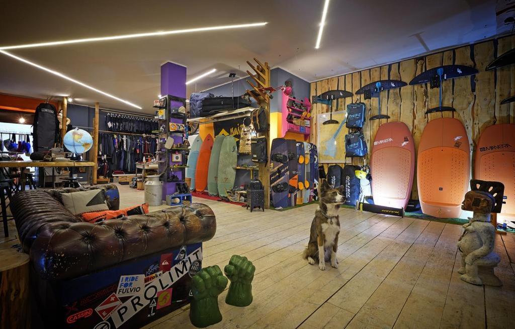 "La Locanda" Campione Del Garda Hostel Ngoại thất bức ảnh